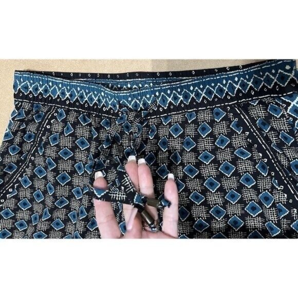 Anthropologie Women’s Geometric Crop Pants Medium Petite Elastic Waist Pockets - Picture 6 of 13